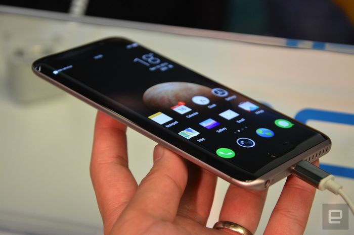 Huawei представила смартфон honor magic с изогнутым экраном