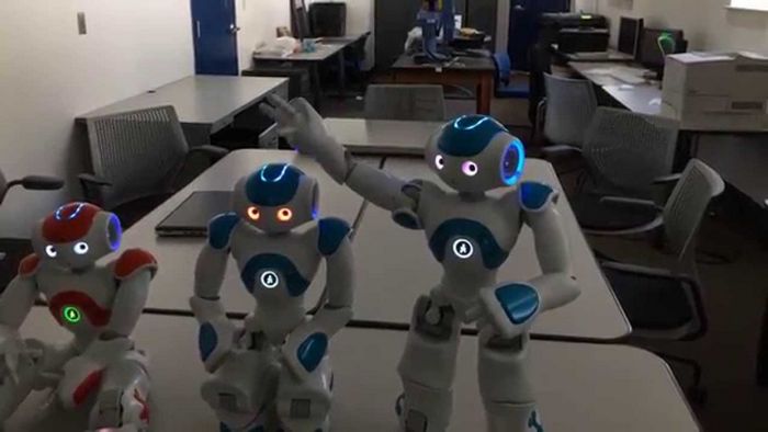Робот готовится пройти тест на самоосознание
