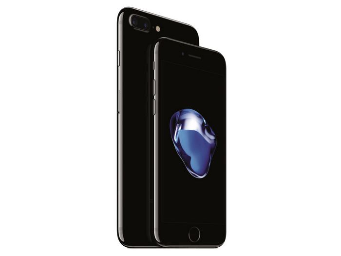 Samsung galaxy s8 vs apple iphone 7: восемь преимуществ корейца
